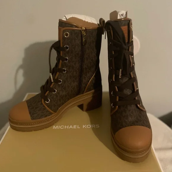 Micheal Kor Corey Logo Combat Boot - Picture 2 of 2
